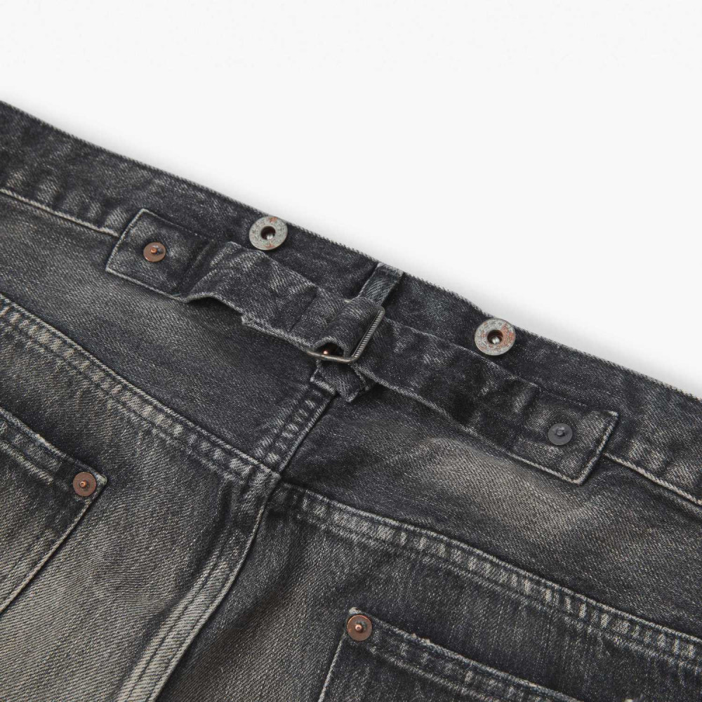 MADNESS HARD AGING DENIM PANTS. RELAXED (DAMAGED AND